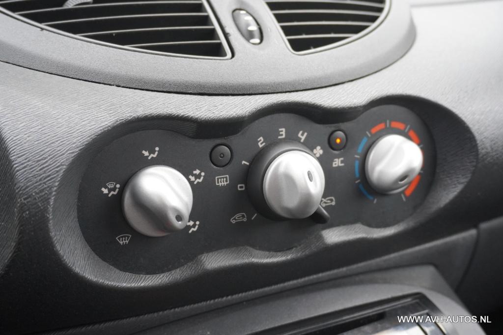 Renault Twingo 1.2-16v authentique