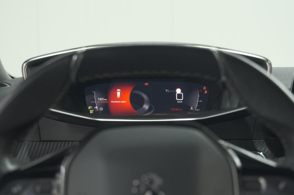Peugeot 2008 puretech 130 gt-line | trekhaak | camera | apple carplay | par