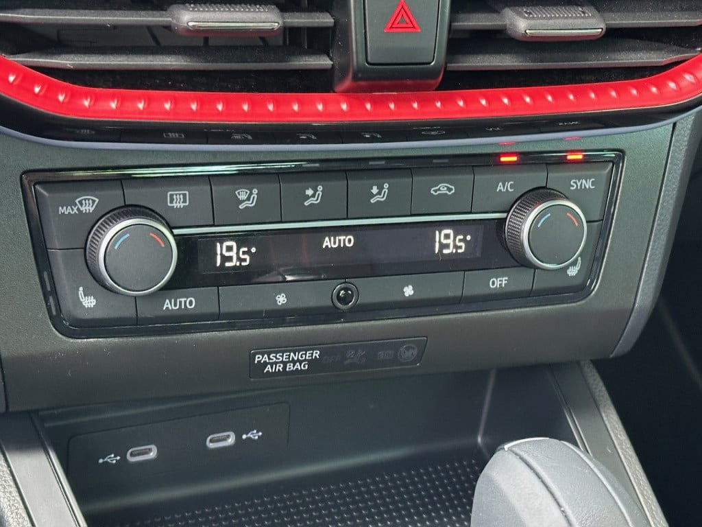 Seat Ibiza 1.0 ecotsi 116pk dsg fr | led | 18 inch | camera | carplay | ada