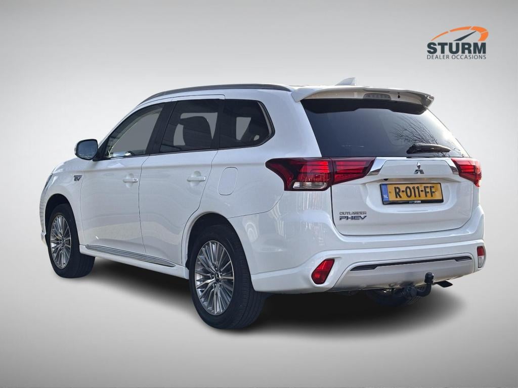 Mitsubishi Outlander 2.4 phev intense+ incl. trekhaak!