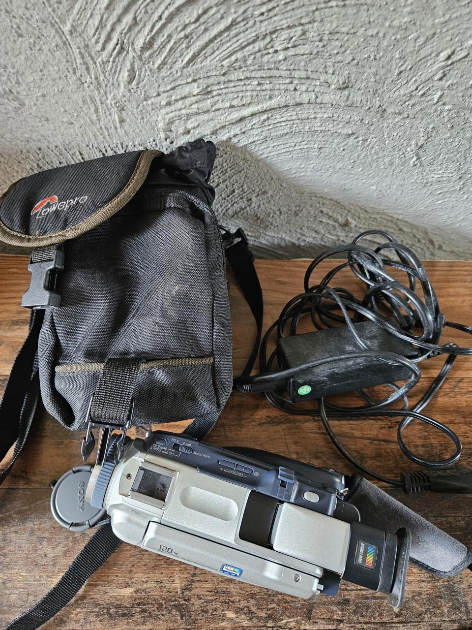 Sony DCR-TRV16E Digital Handycam met tas en lader