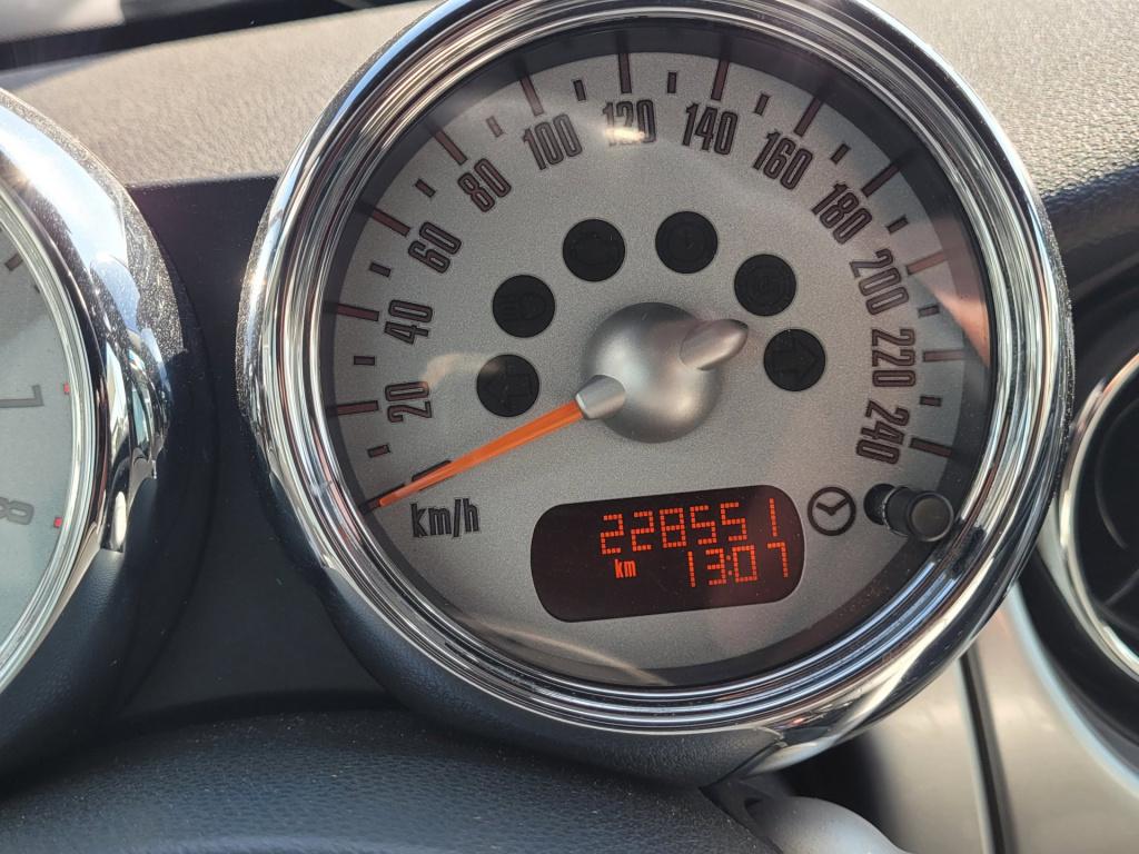 Mini Cooper Cabrio mini 1.6 chili leer.