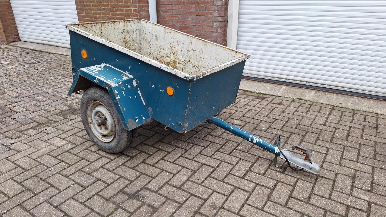 Verschillende 2e hands bakwagen.