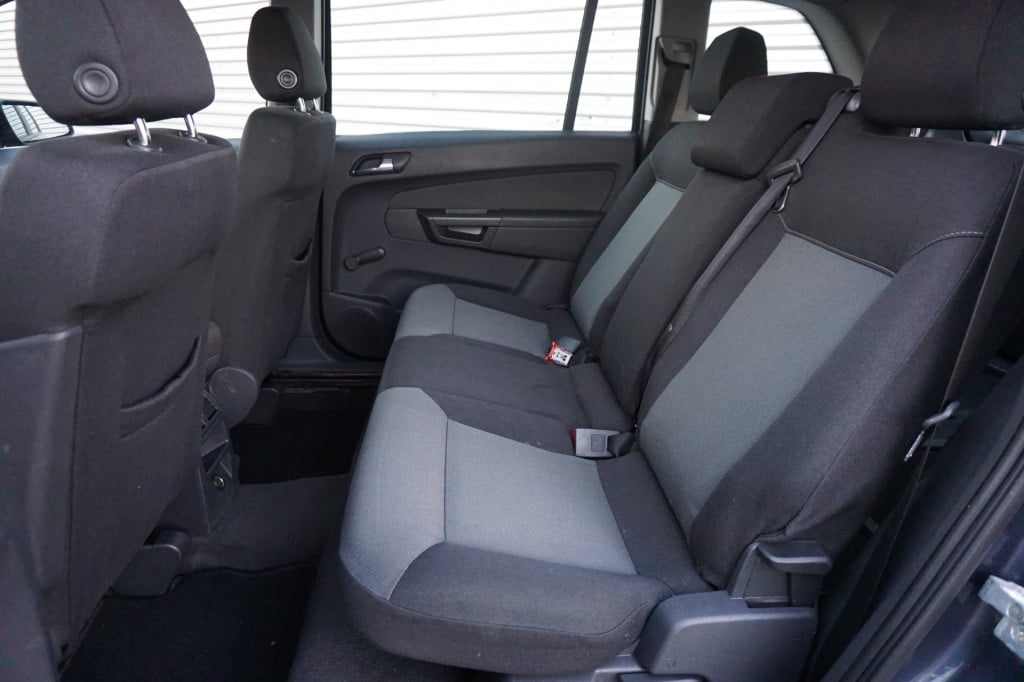 Opel Zafira 1.8 executive 7-persoosn / airco / navi / cruise / elektr. rame