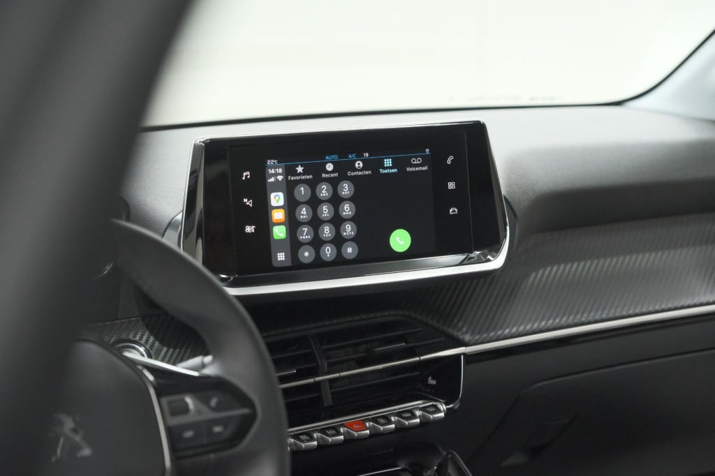 Peugeot 208 puretech 100 allure pack | camera | apple carplay | stoelverwar