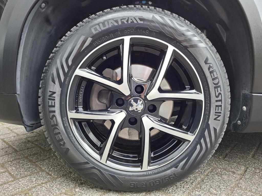 Peugeot 2008 automaat 1.2-110pk allure / trekhaak