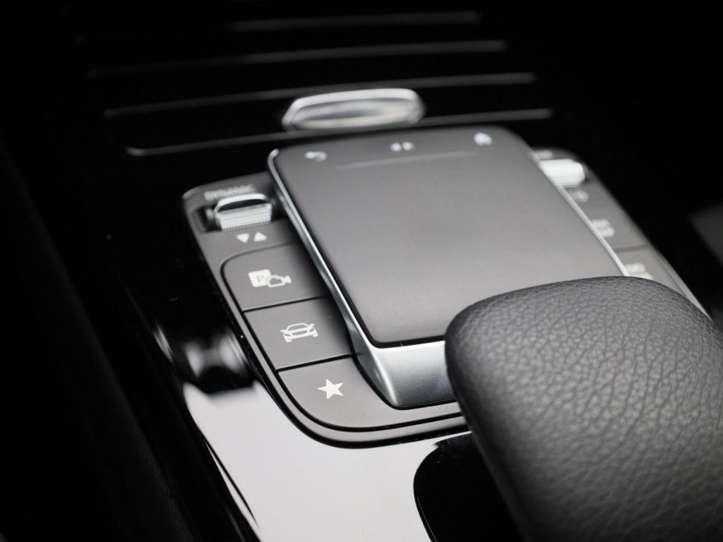Mercedes-Benz A-Klasse 200 business solution amg | automaat | navigatie | a