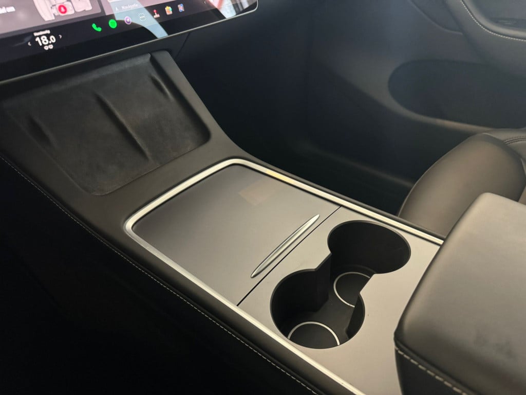Tesla Model Y long range awd 75 kwh