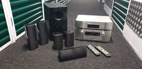 Homecinema system Marantz met Onkyo speakers