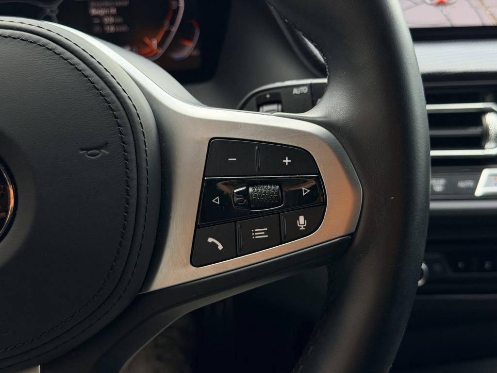 BMW 1 Serie 118i m-sport | carplay | parkeer sensoren | dab | cruise contro