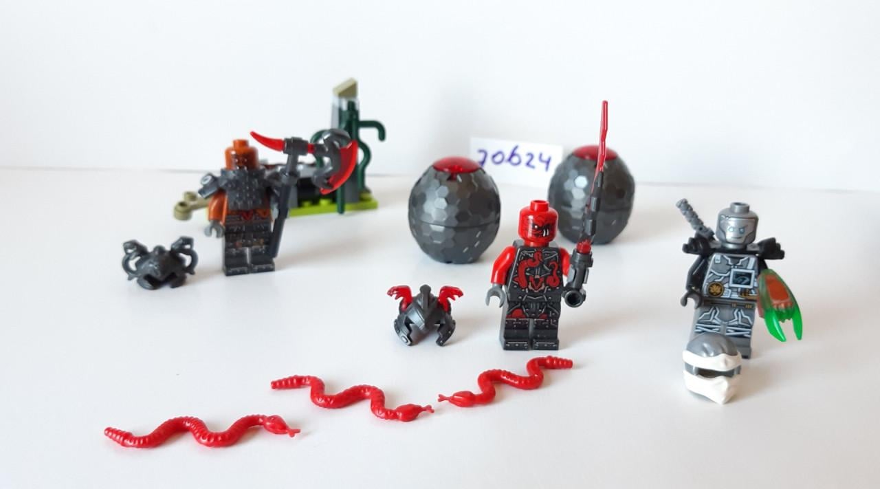 LEGO NINJAGO 70624:  Vermillion Invasievoertuig