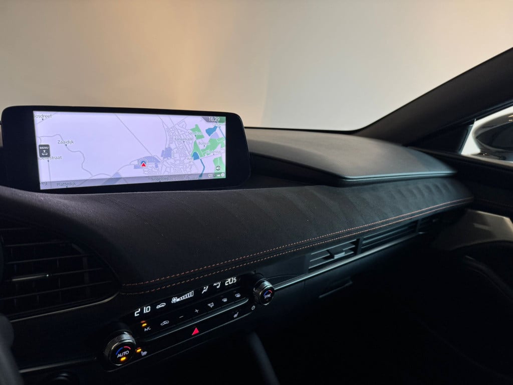 Mazda 3 2.0 e-skyactiv-g m hybrid 122 homura