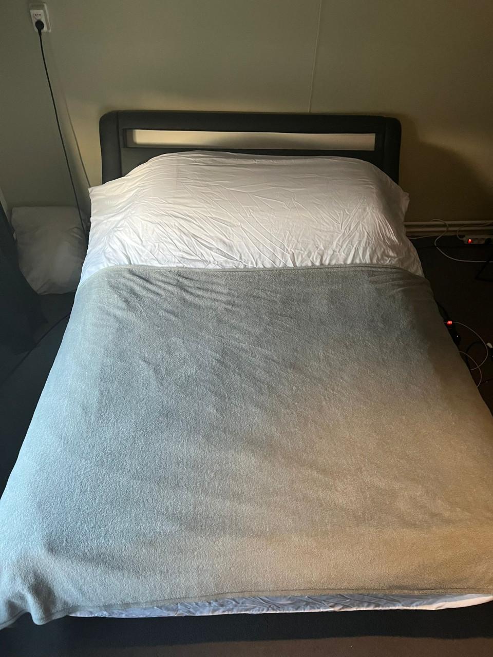 Bed 140cm met ledverlichting