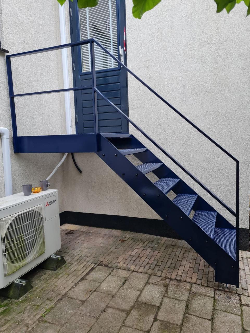 Stalen Trappen op Maat | Spiltrappen, Buitentrappen & Rechte Trappen