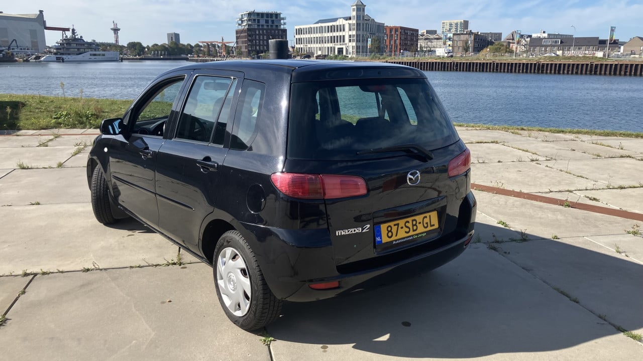 Mazda 2