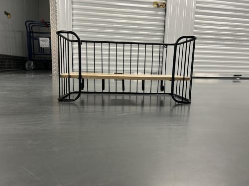 Kapstok met houten plank