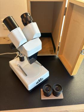Novex microscoop met extra lenzen en opbergdoos