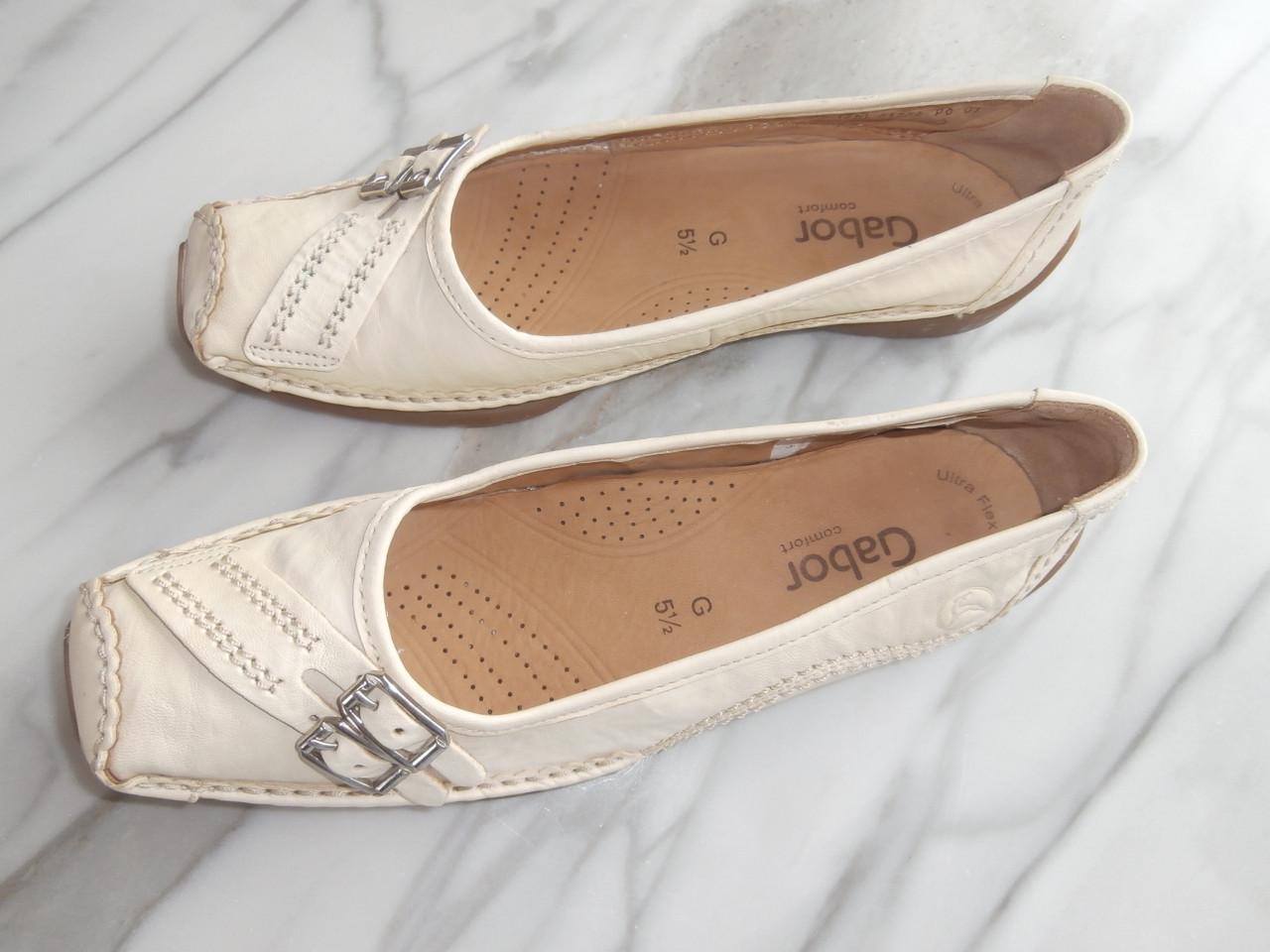 Dames schoenen kleur vanille   Merk  Gabor   Maat 39   voor  € 14,95