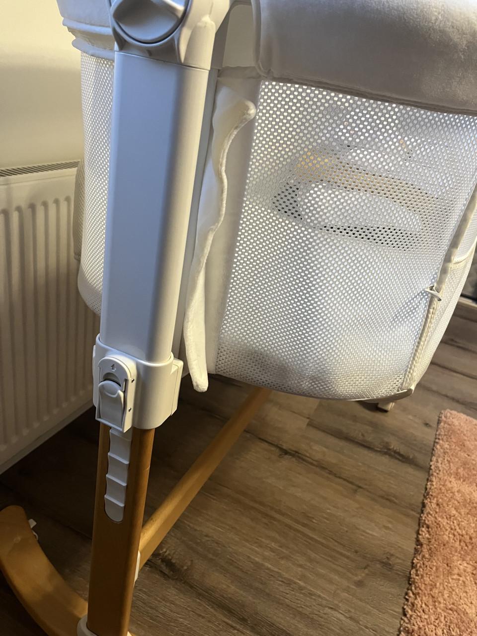 Co-sleeper/ wieg BabyGo Amila + 2 sets beddengoed