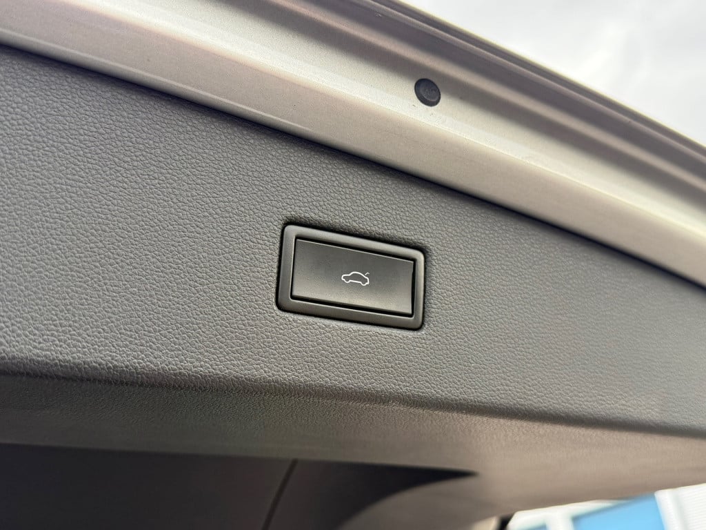 Volkswagen Tiguan 1.4 tsi connected series r line