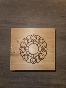 Houten kistje met Zeeuwse knop