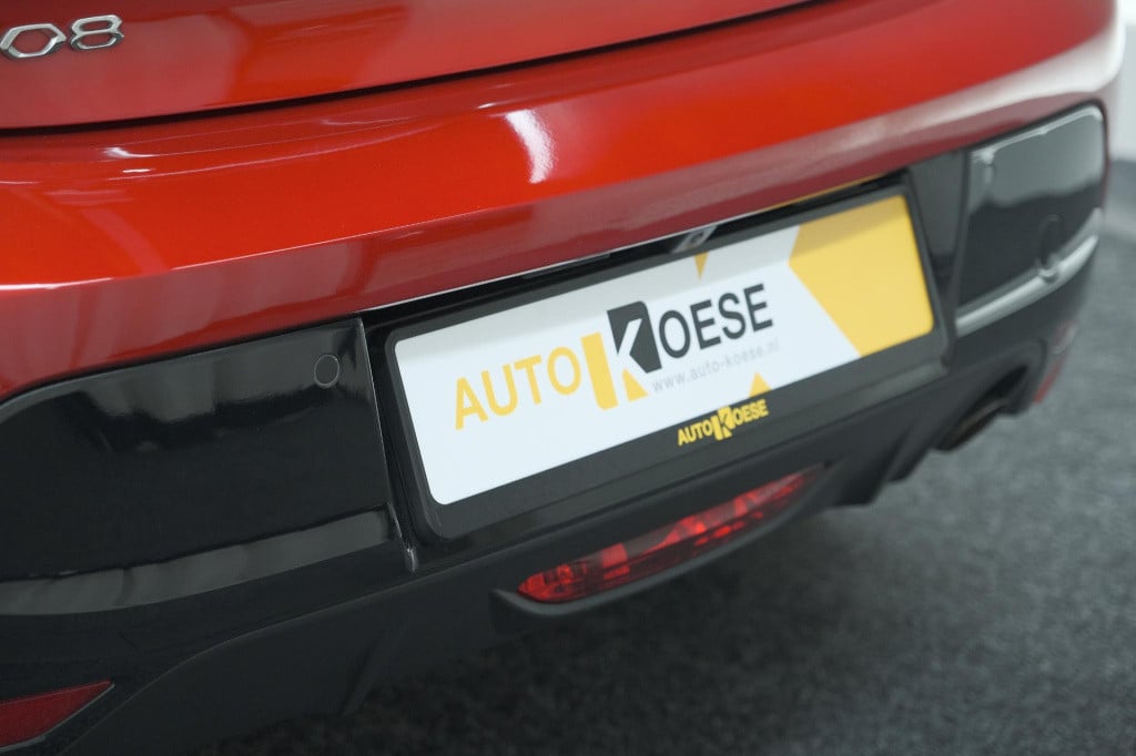 Peugeot 208 puretech 100 eat8 allure pack | camera | navigatie | apple carp