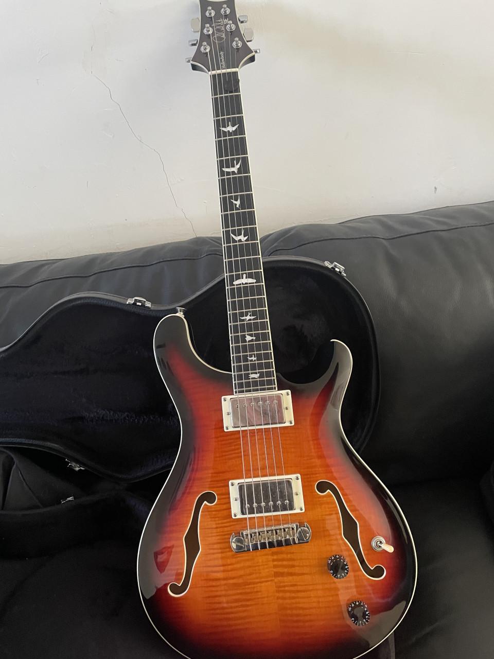 Paul Reed Smith SE hollowbody