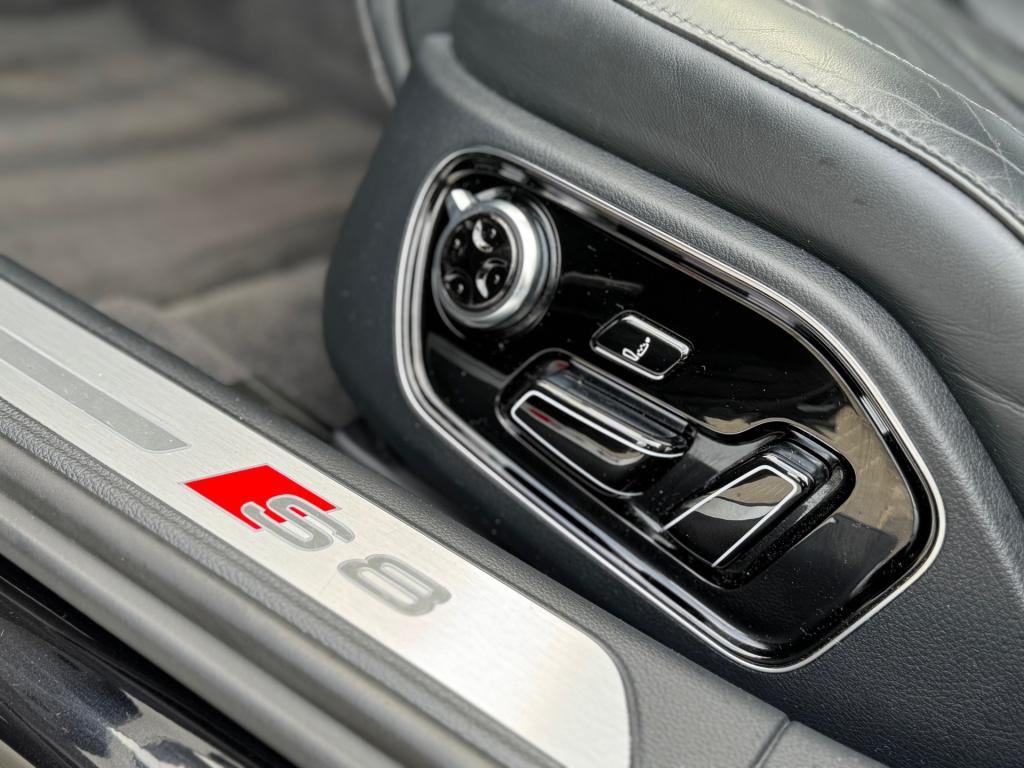 Audi A8 4.0 tfsi s8 quattro *700pk! *abt* keramisch * nachtzicht * massage