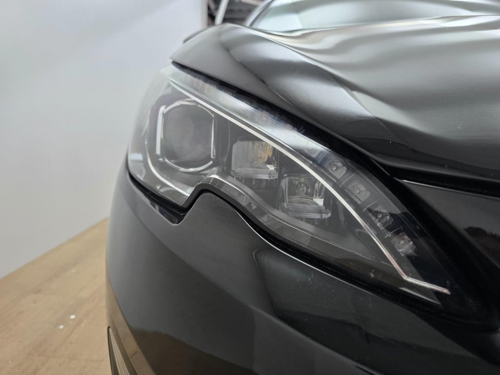 Peugeot 308 sw occasion stationwagen met trekhaak en grote kofferbak | twee