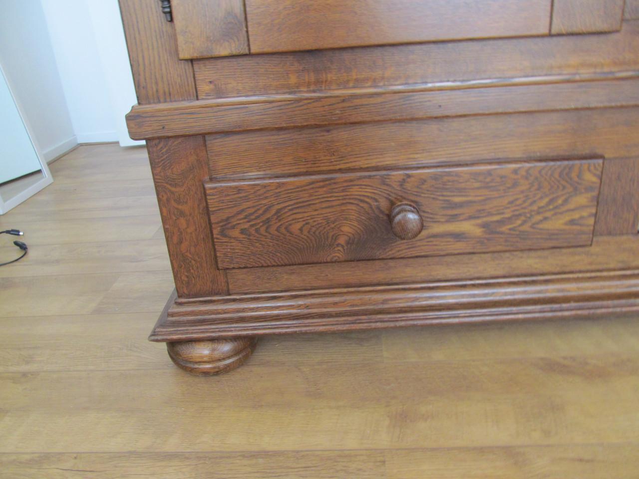 Eiken houten kast met 3 legplanken en 2 laden