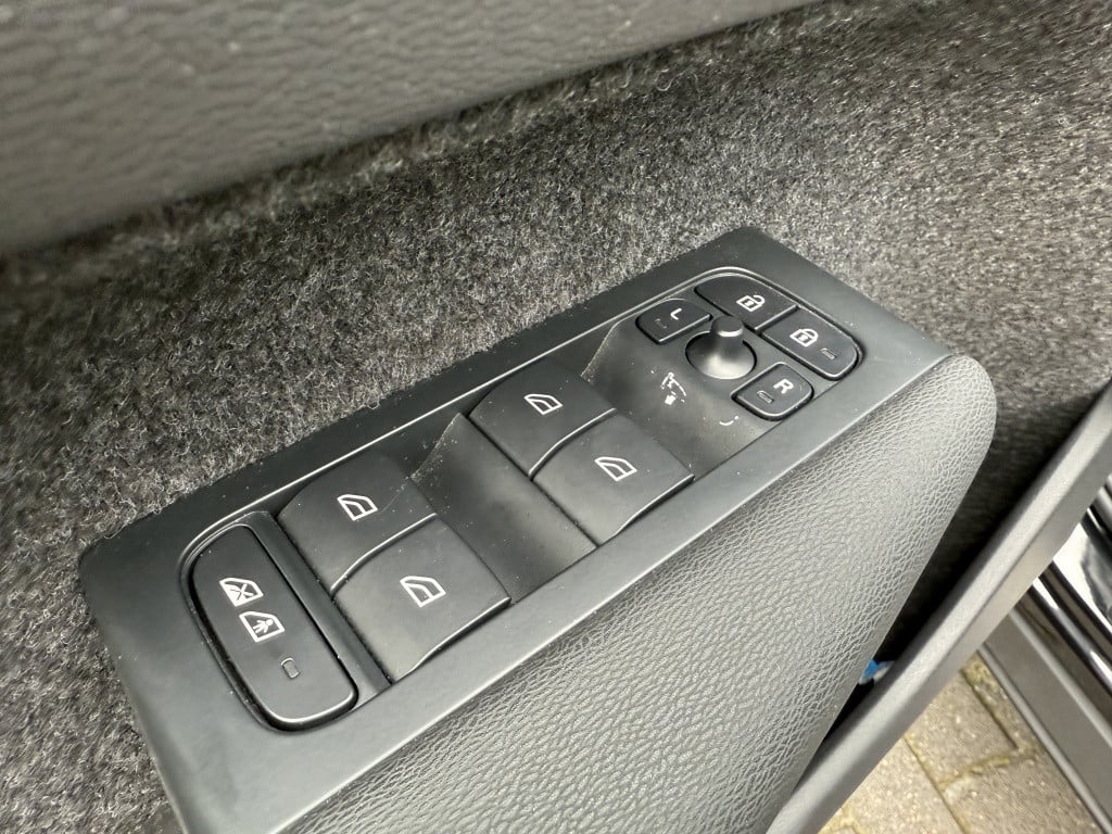 Volvo XC40 t4 211pk recharge plus| adap.cruise| leder| camera| elek.stoelen