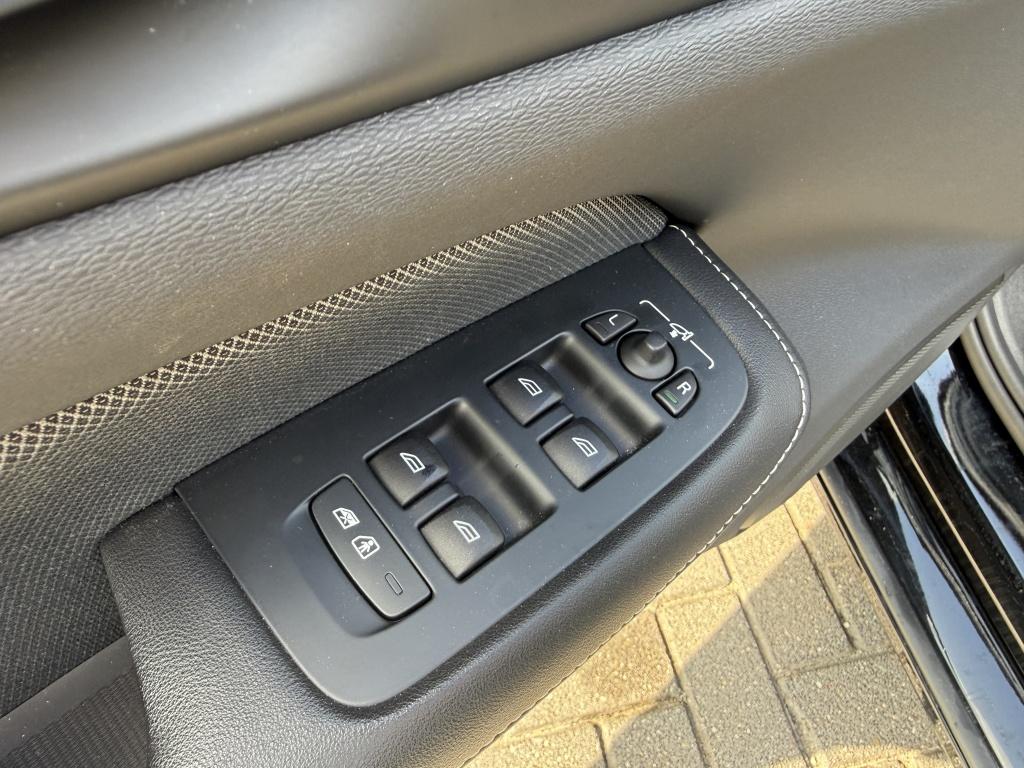 Volvo S60 t8 390pk recharge r-design| panodak| adap.cruise| trekhaak|camer