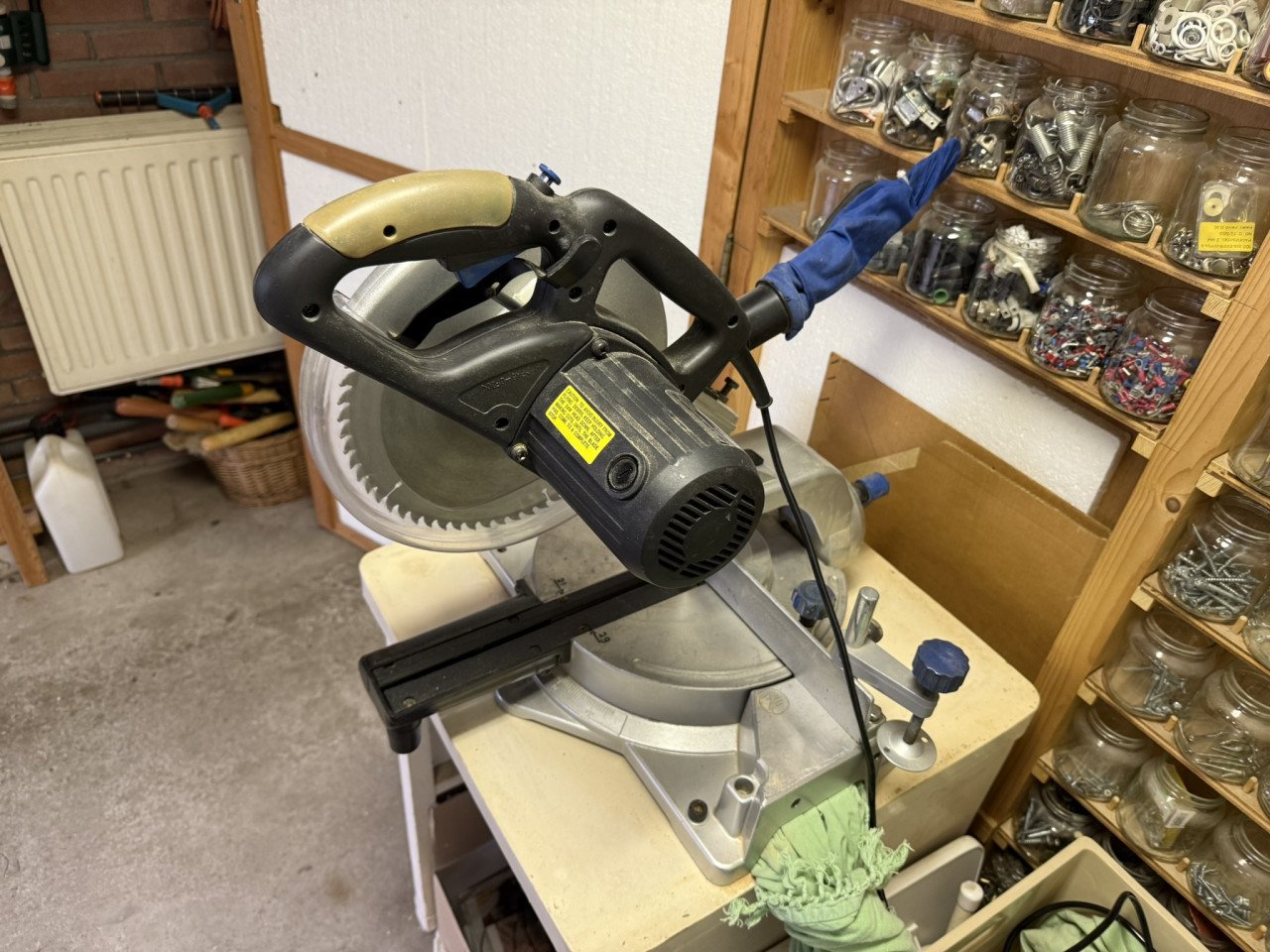 Te koop aangeboden: Ferm Afkortzaag FKZ-255S