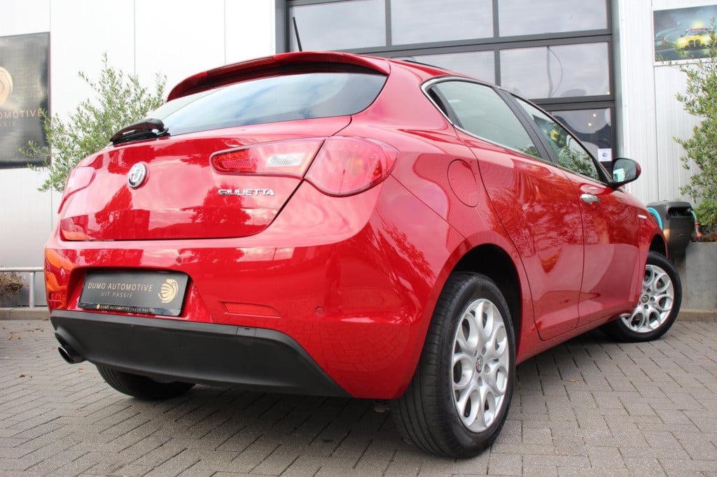 Alfa Romeo Giulietta 1.4 turbo multiair super - panorama dak - navi - stoel