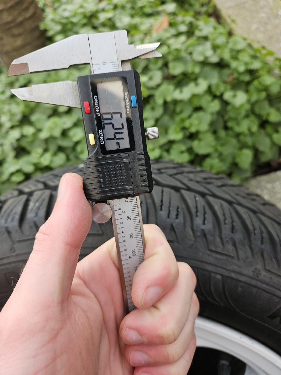 Winterbanden 195/50/r15 op velg