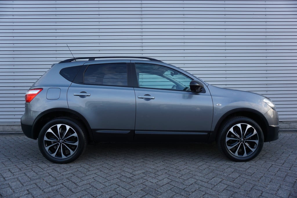 Nissan Qashqai 1.6 360 airco / navi / camera / cruise / elektr. ramen / lm 