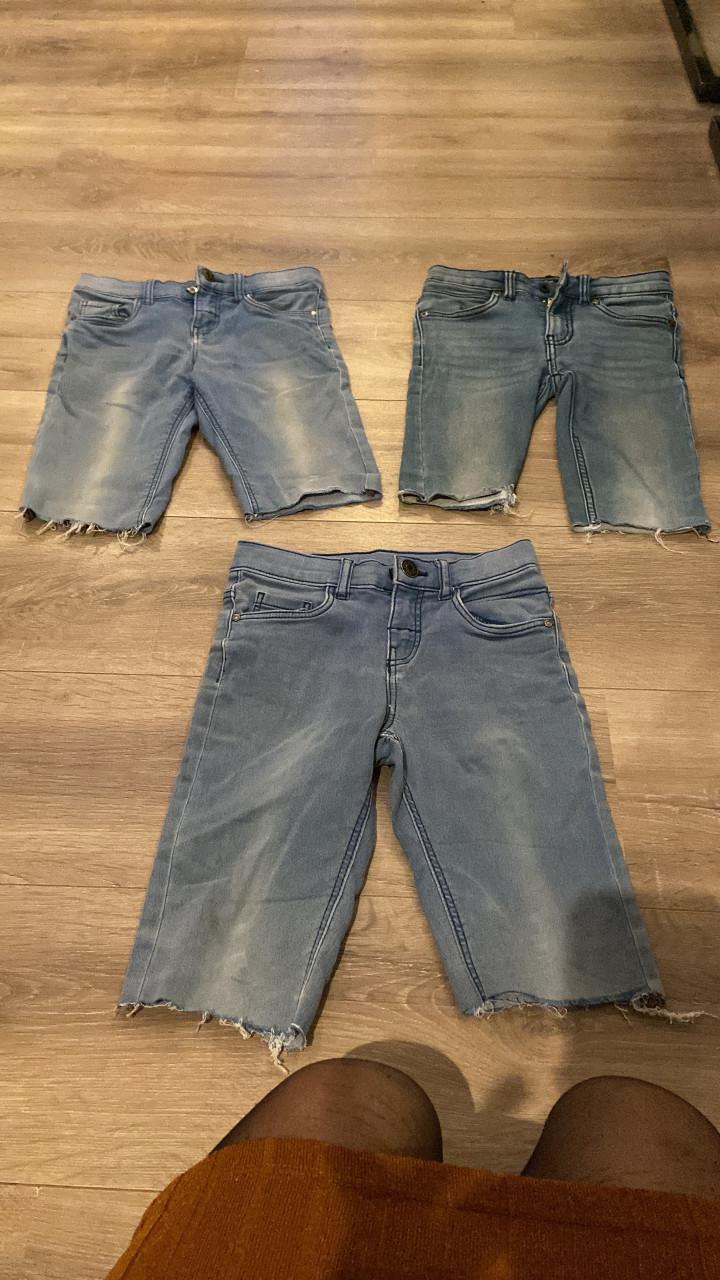 Oude spijkerbroeken om mee te knutselen/iets van te naaien