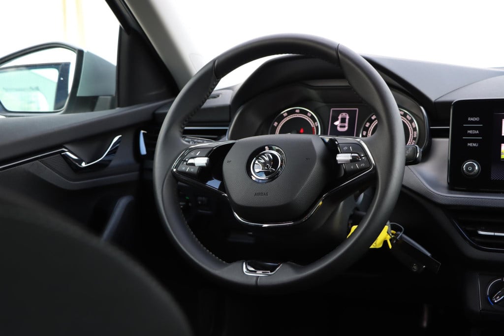 Skoda Scala 1.0 tsi ambition dsg7 110pk