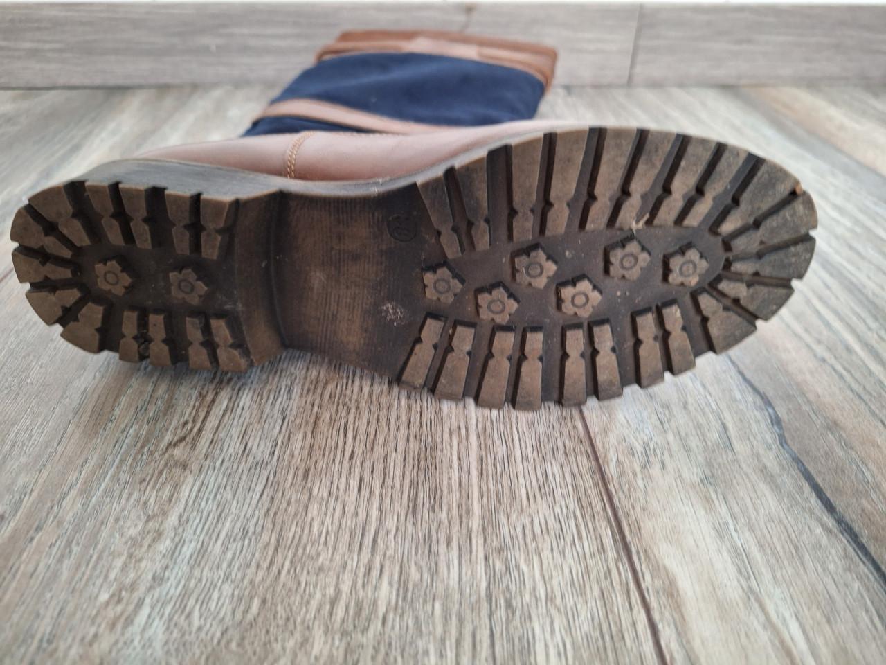 Laarzen. Nieuw. Maat 37