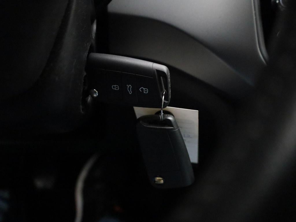 Seat Ibiza 1.0 tsi style business intense | navigatie | parkeersensoren | c