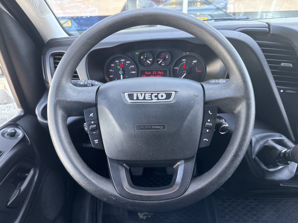 Iveco Daily 35s13v 2.3 352 h2 | airco | camera | geveerde stoel | 3.5t trek