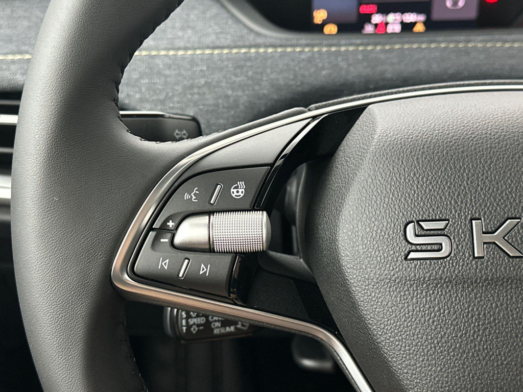Skoda Elroq business edition tour elektromotor 210 kw / 286 pk
