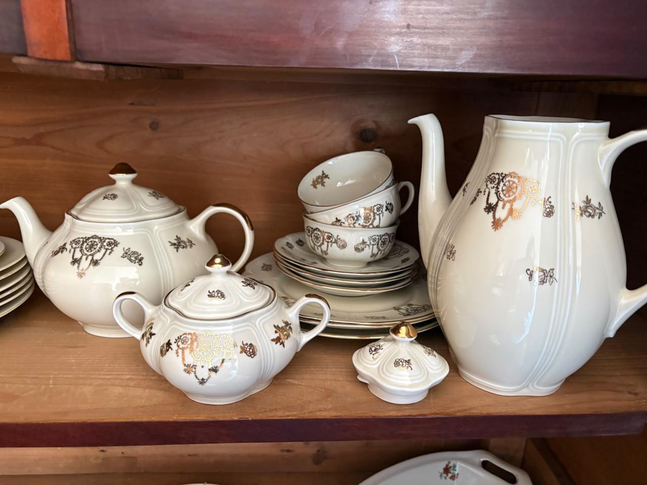 Antiek servies alles samen!