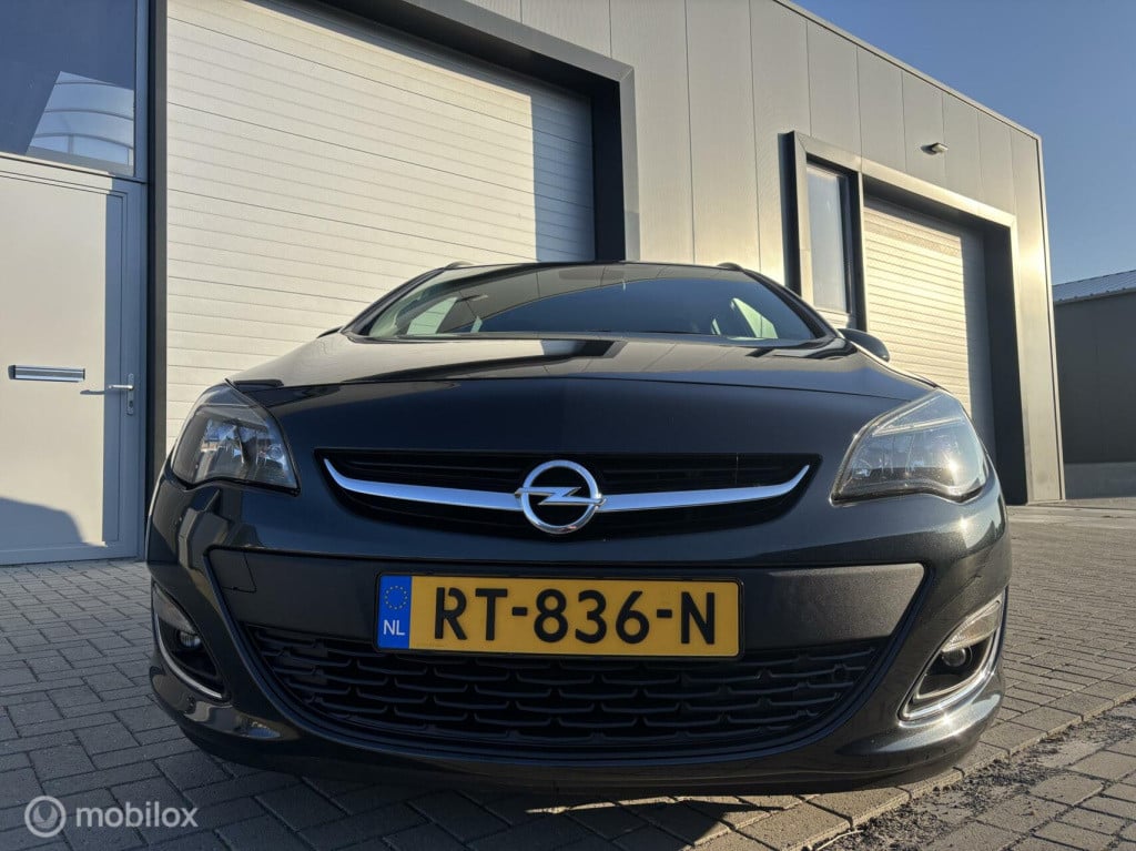 Opel Astra sports tourer 1.4 turbo design edition