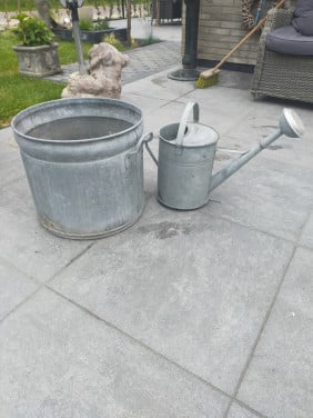 Zinken bloembak/teil en gieter