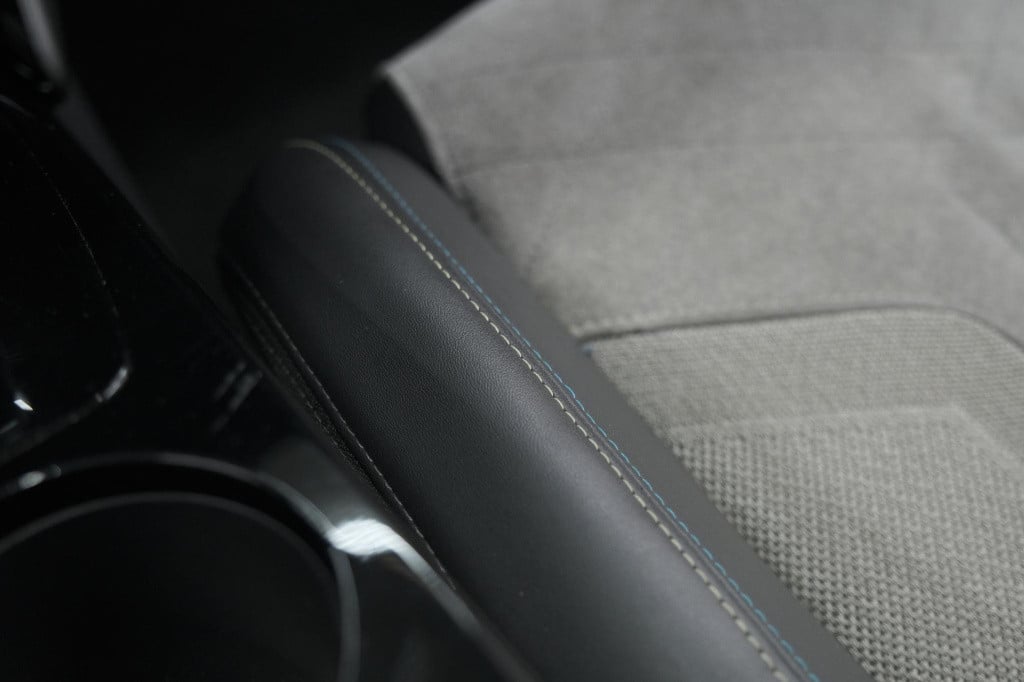 Peugeot E-2008 ev gt pack 50 kwh | schuif-/kanteldak | adaptieve cruise con