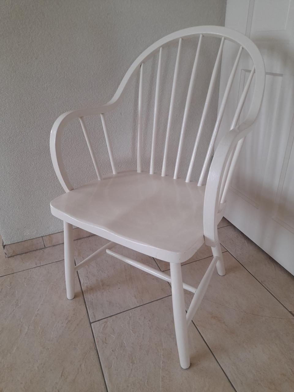 Leuke houten stoel (in goede staat)