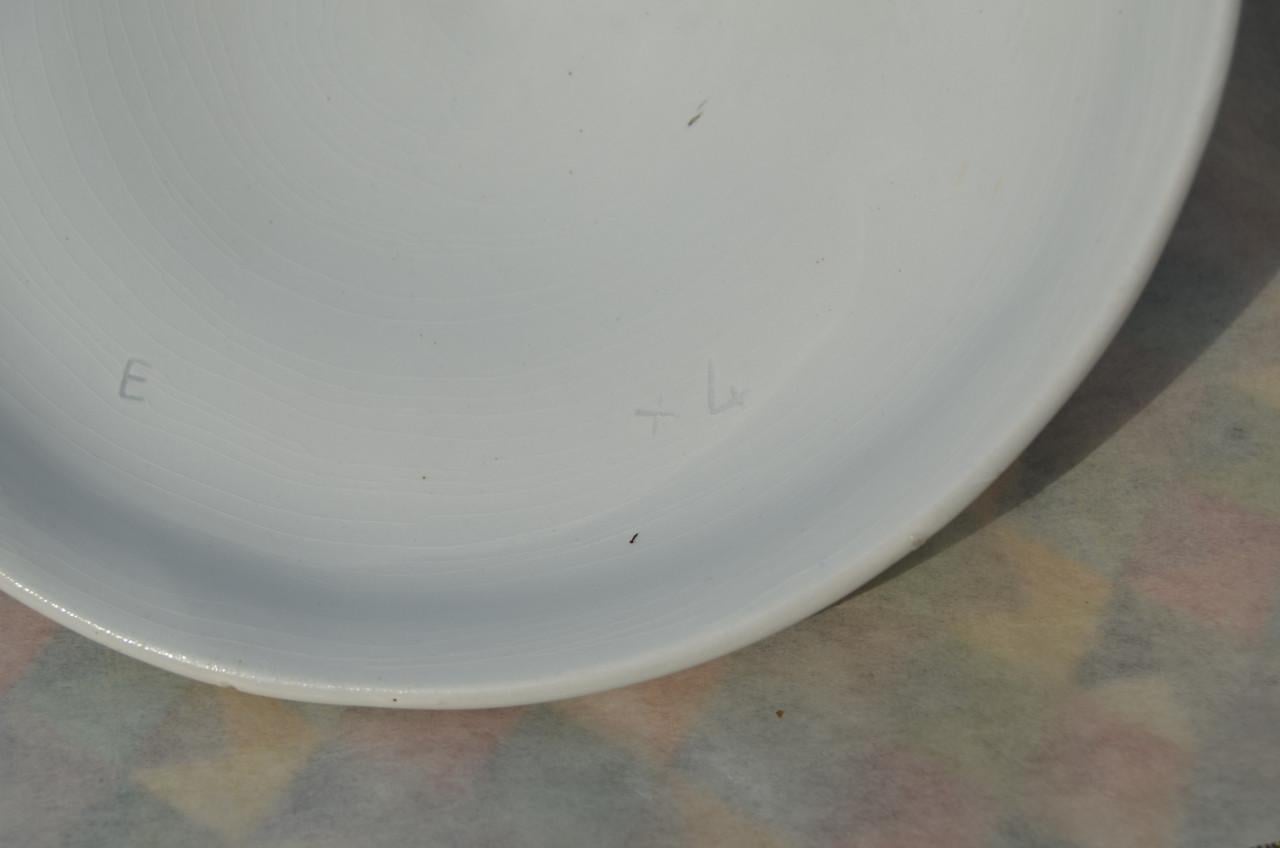 2 Aardewerk dekschalen Regout Maastricht