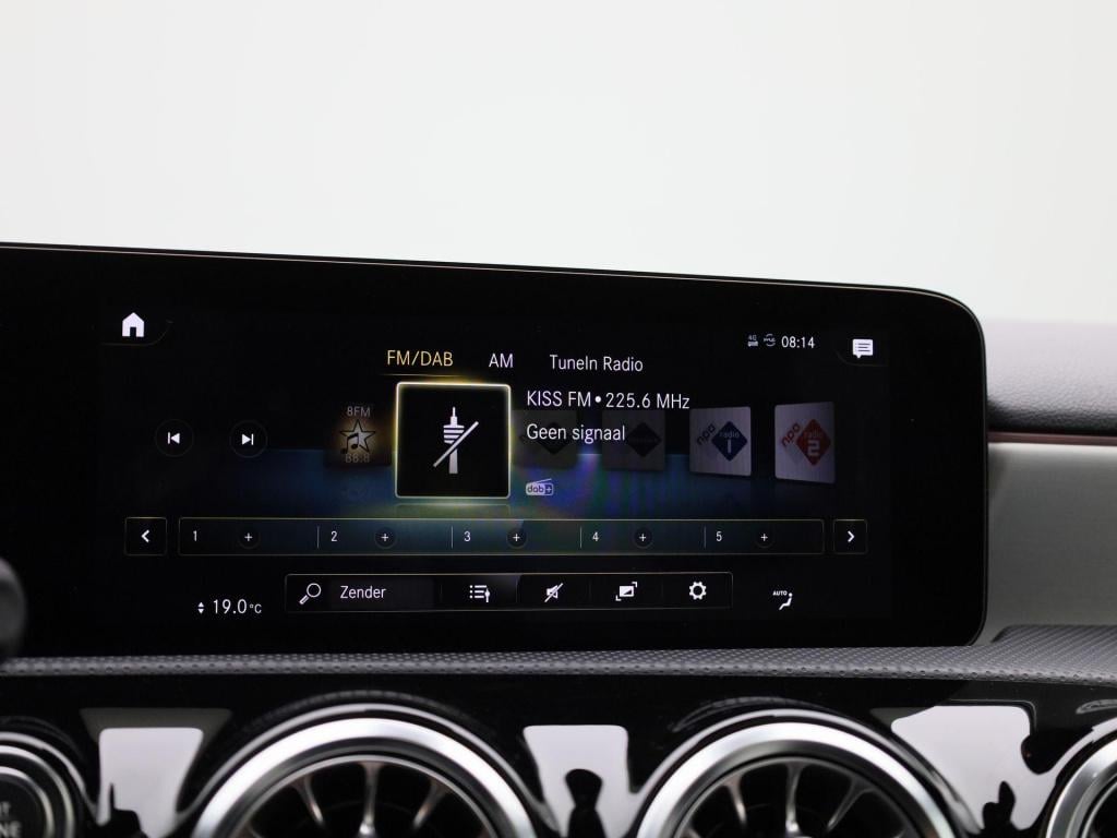 Mercedes-Benz A-Klasse 250 premium | automaat | panorama dak | virtual cock