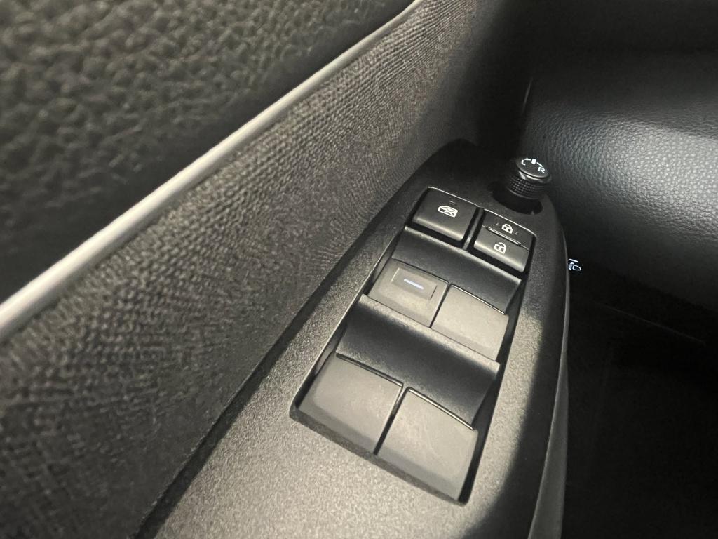Toyota Yaris Cross 1.5 hybrid 115 first
